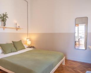 Bedroom of Apartment to share in  Barcelona Capital  with Air Conditioner, Heating and Furnished