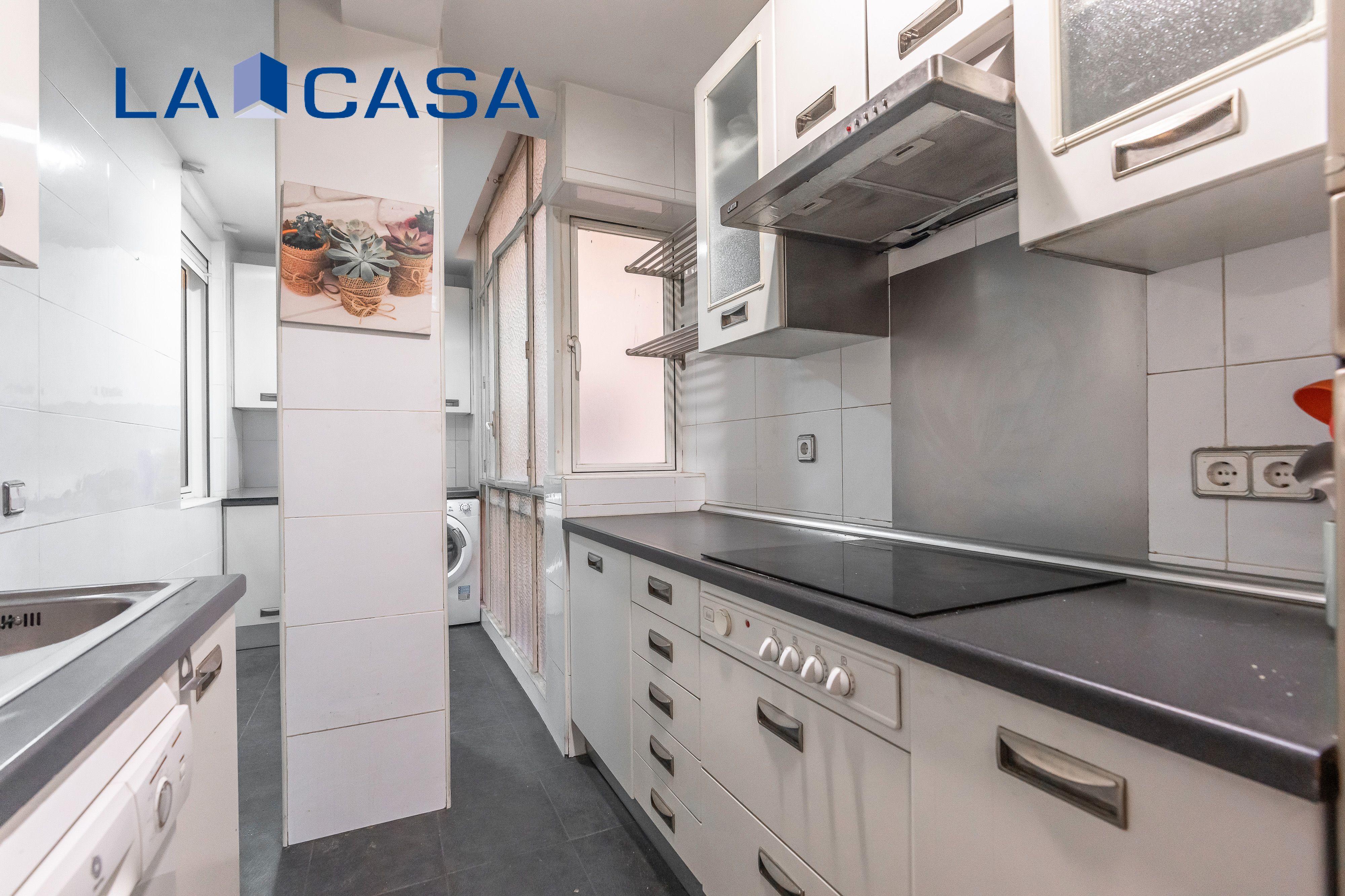 Cocina de Piso en venta en  Madrid Capital con Calefacción y Balcón