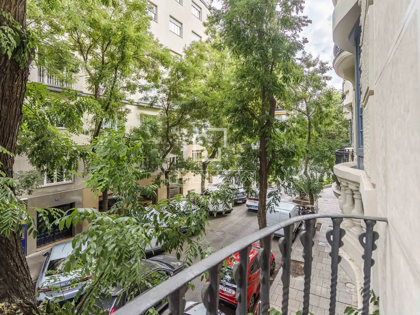 Vista exterior de Piso de alquiler en Madrid con Aire acondicionado, Terraza y Piscina