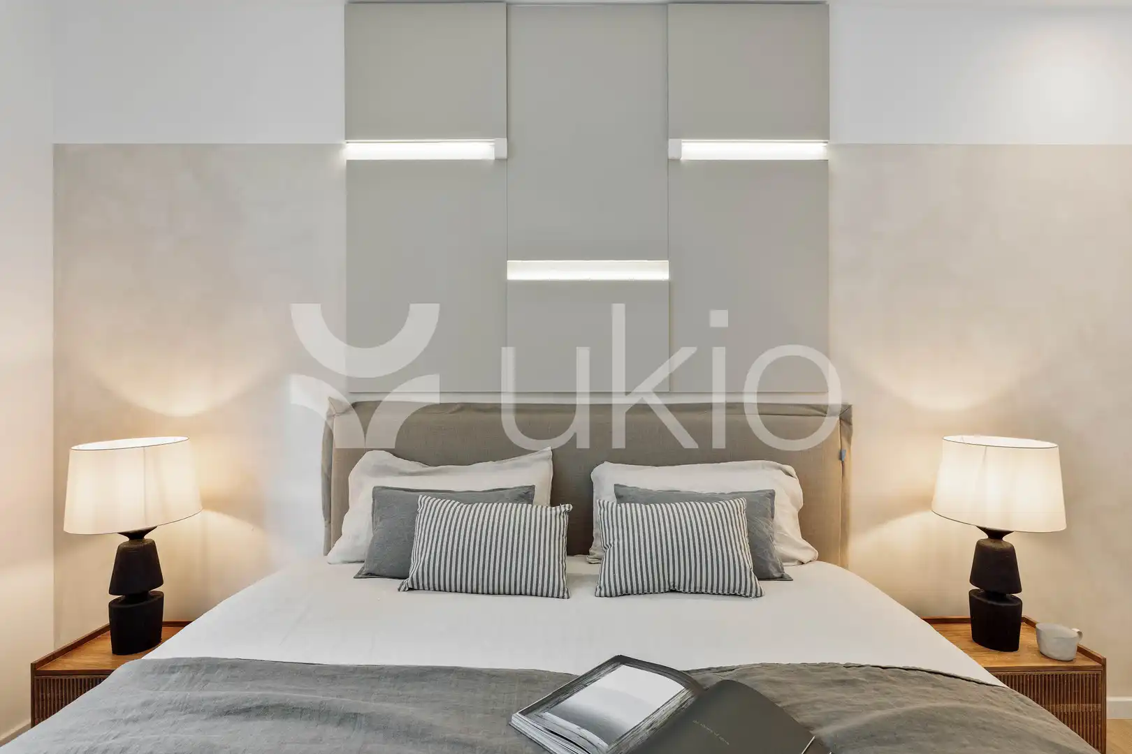 Schlafzimmer von Dachboden zur Miete in Barcelona mit Klimaanlage, Heizung und Terrasse