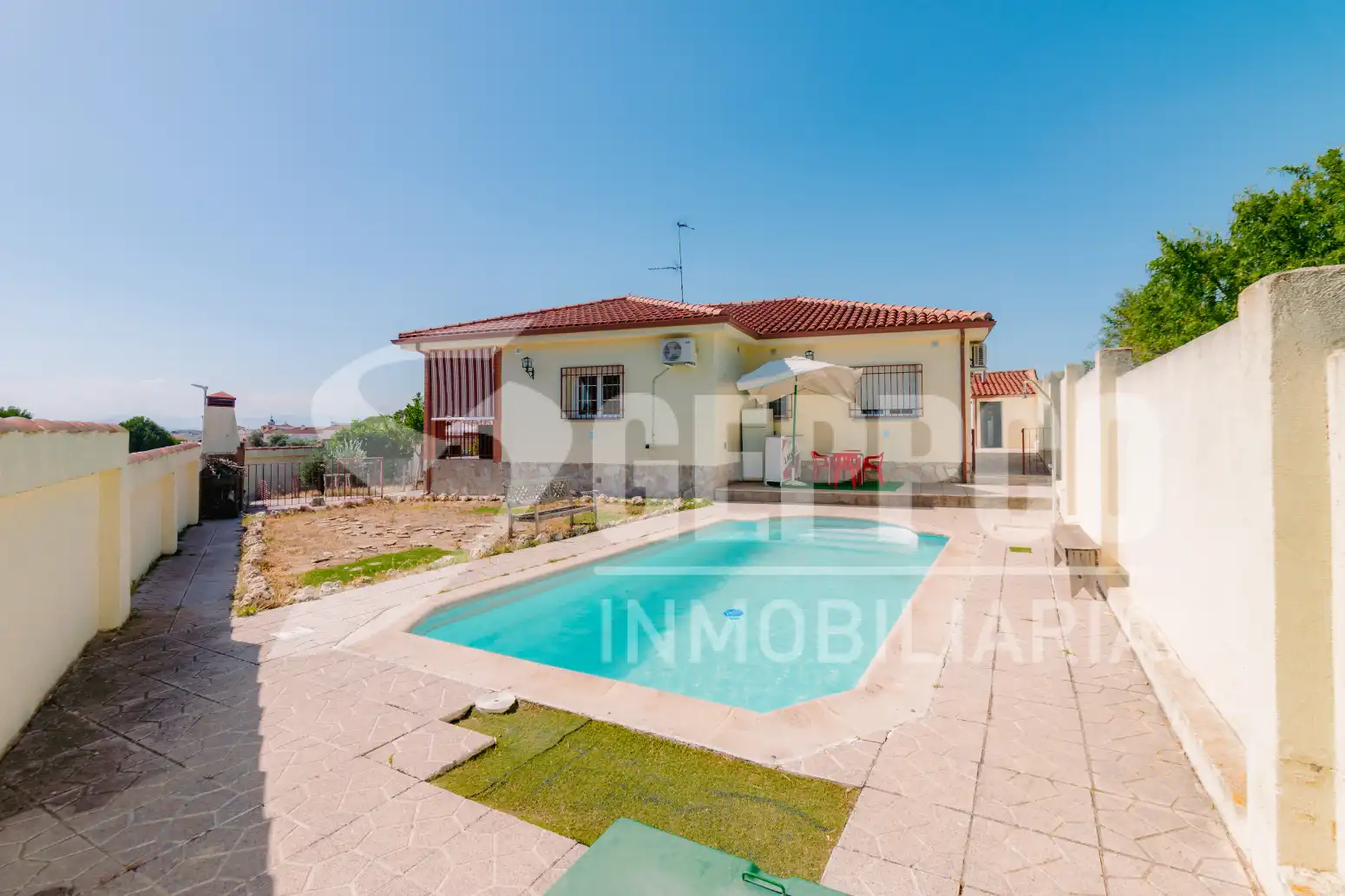 Piscina de Casa o xalet en venda en Santa Cruz del Retamar amb Aire condicionat, Calefacció i Terrassa