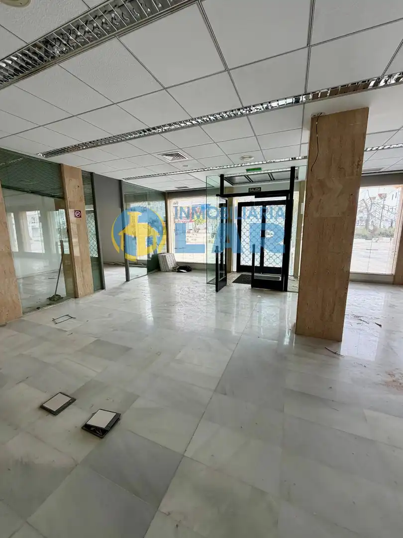 Local comercial en alquiler en Plaza de la Coronación, imagen 4