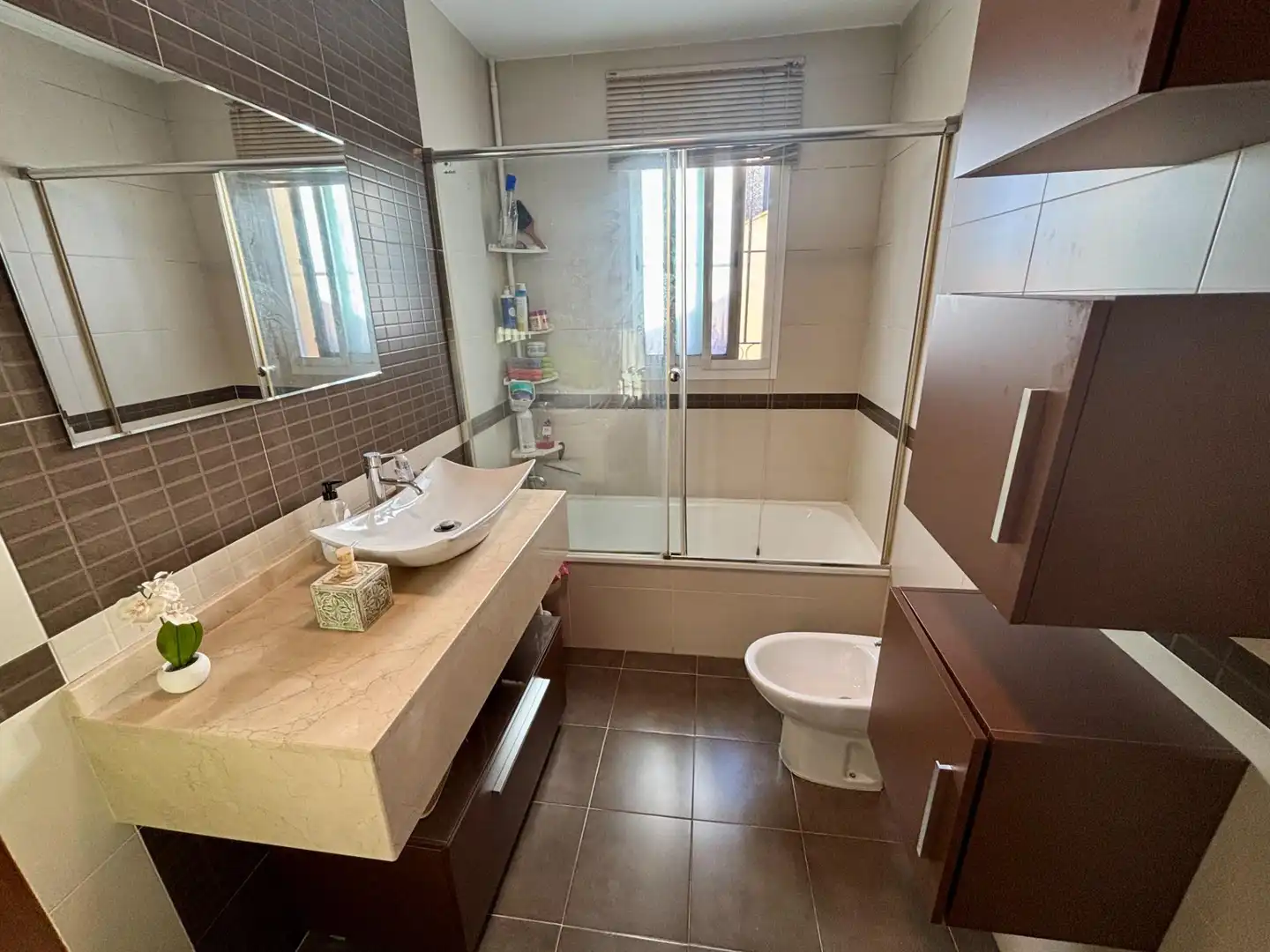 Bathroom of Flat for sale in Benalmádena  with Air Conditioner, Private garden and Terrace