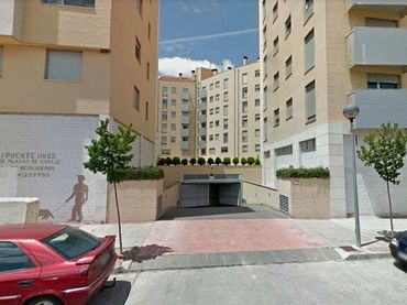 Aparcamiento en venta en Parque de los Lirios