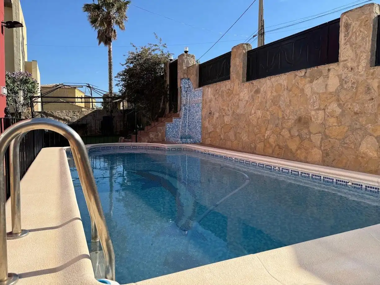 Piscina de Casa o xalet en venda en Chiva amb Aire condicionat, Calefacció i Jardí privat