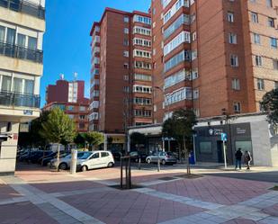 Exterior view of Flat for sale in Valladolid Capital  with Heating, Parquet flooring and Furnished