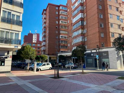 Vista exterior de Pis en venda en Valladolid Capital amb Calefacció, Parquet i Moblat