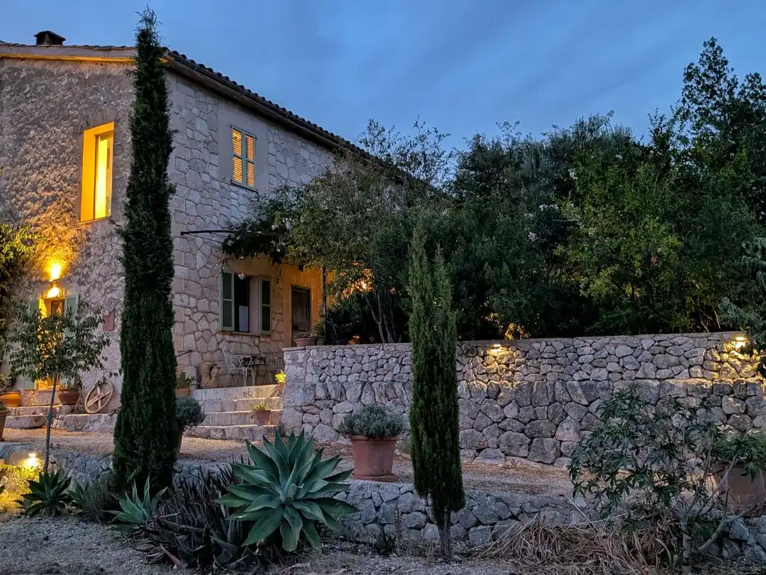Landhaus zum Verkauf in Camí de la Vela 16