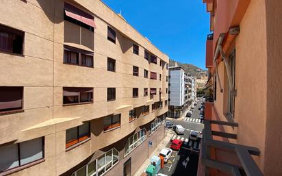 Vista exterior de Pis en venda en  Santa Cruz de Tenerife Capital amb Balcó