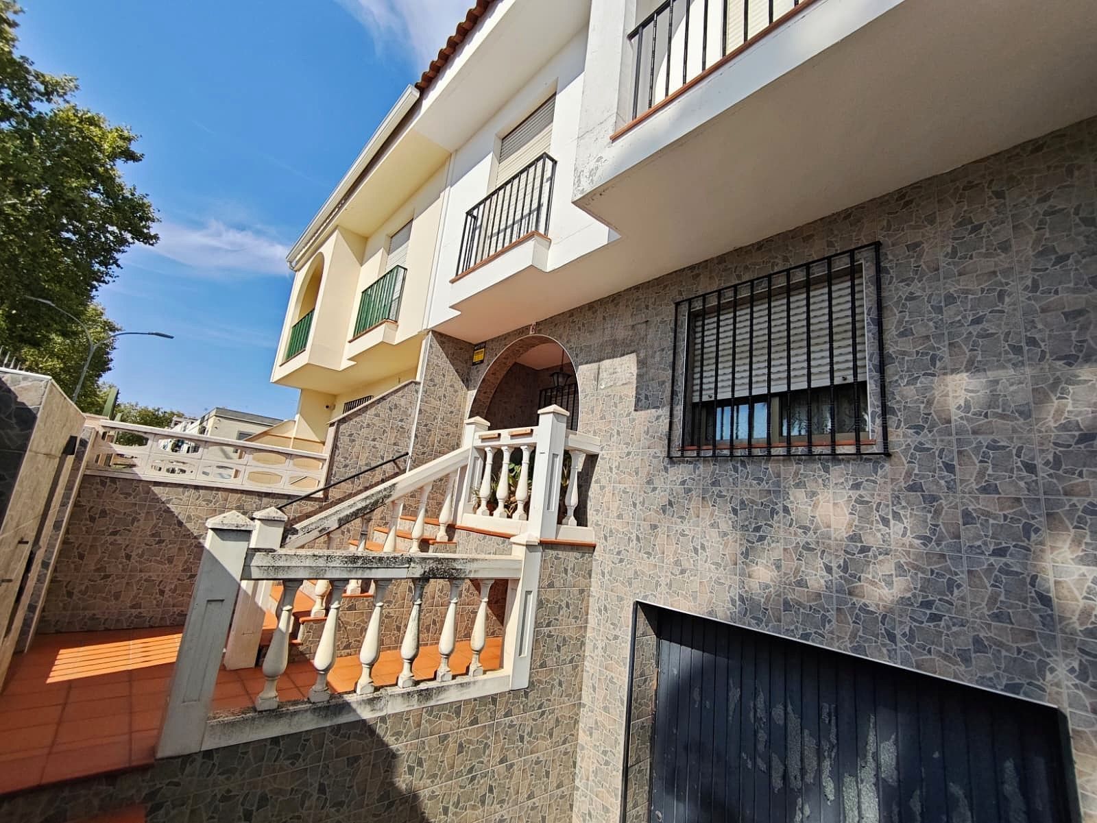 Exterior view of Single-family semi-detached for sale in Mérida  with Storage room