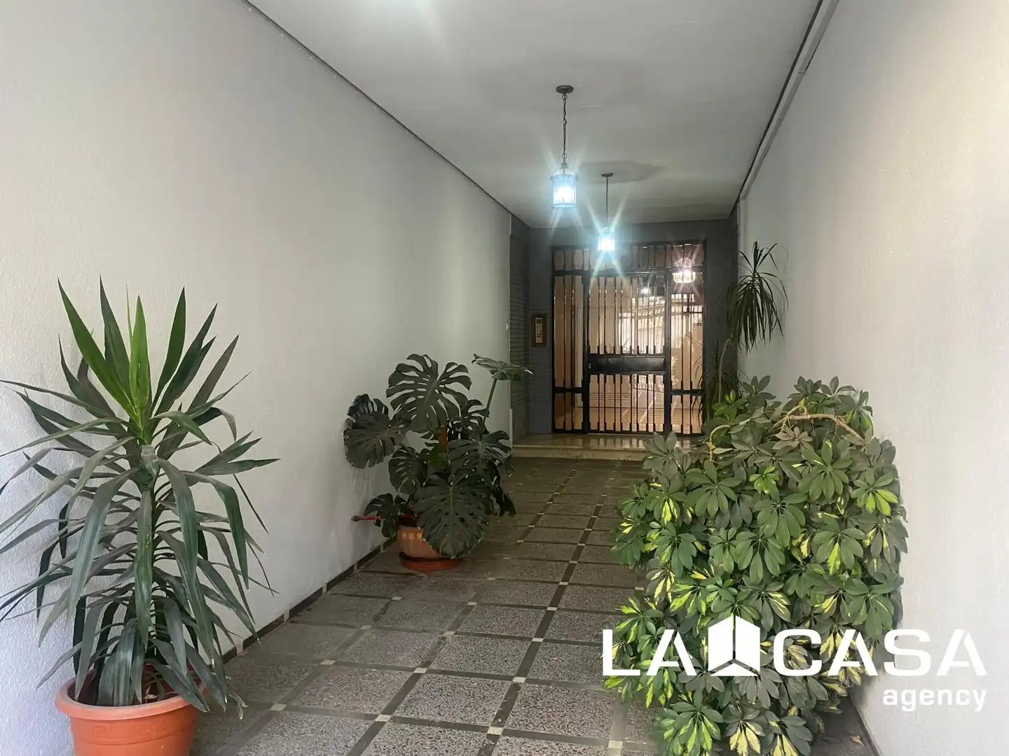 Wohnung zum Verkauf in Dos Hermanas mit Klimaanlage und Terrasse