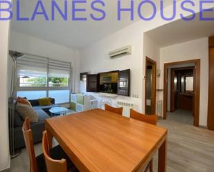Sala d'estar de Apartament en venda en Blanes amb Aire condicionat, Piscina i Balcó