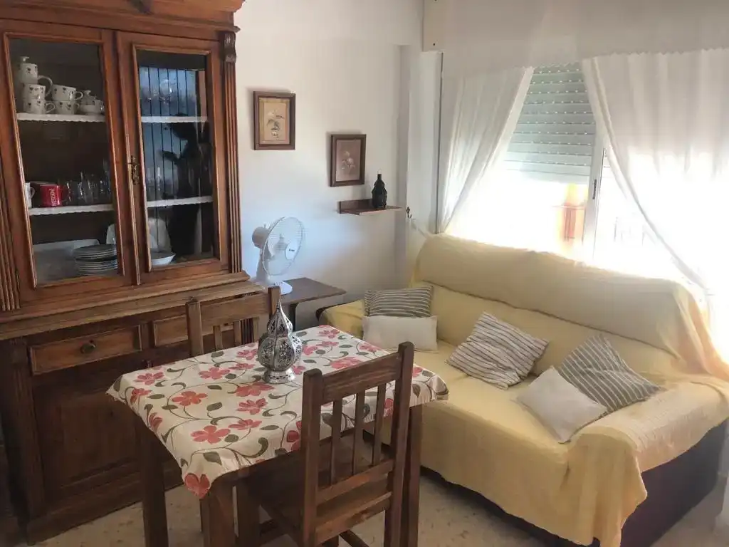 Wohnzimmer von Wohnung zur Miete in Algeciras