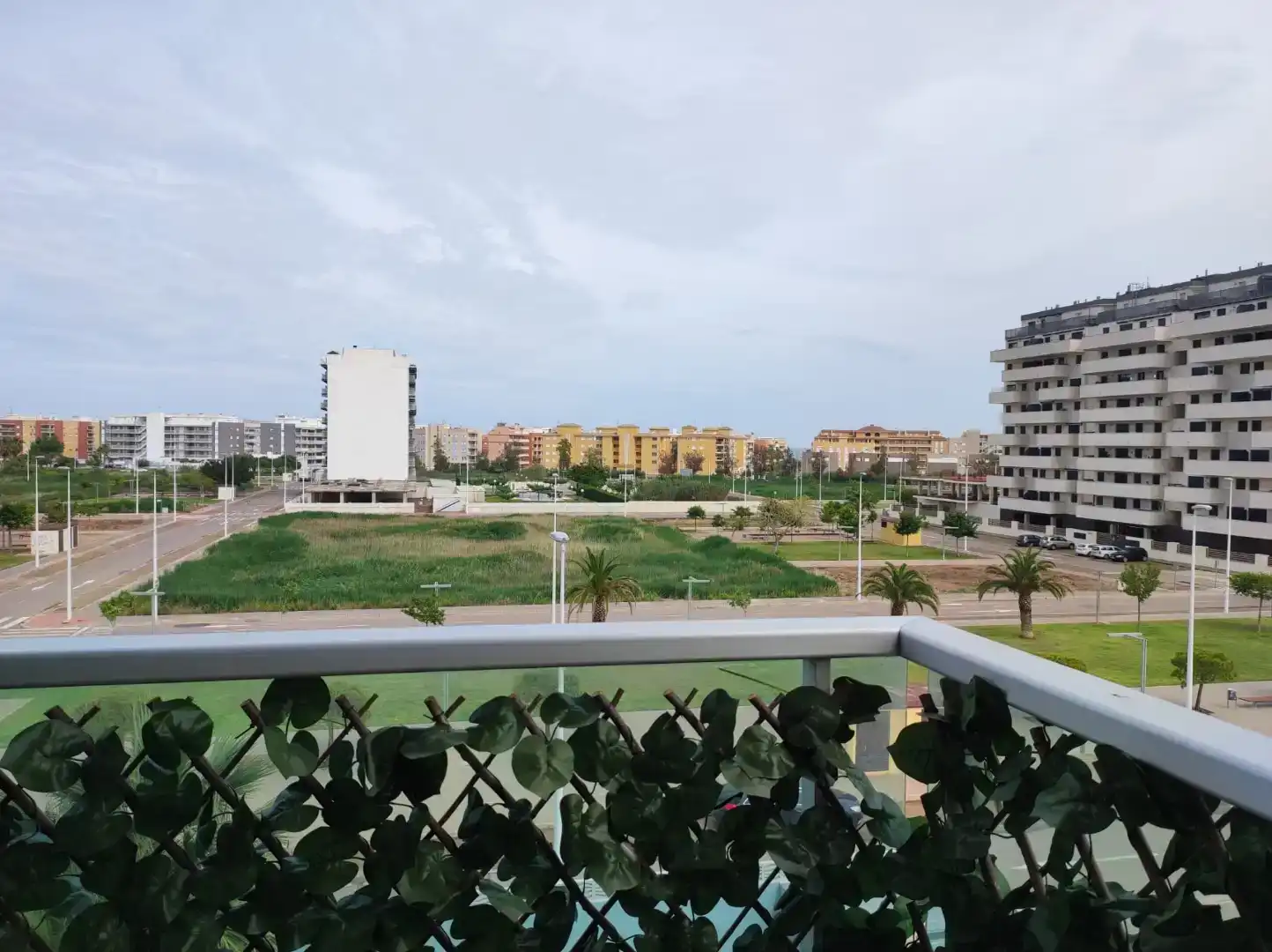 Terrassa de Apartament de lloguer en Moncofa amb Piscina i Balcó