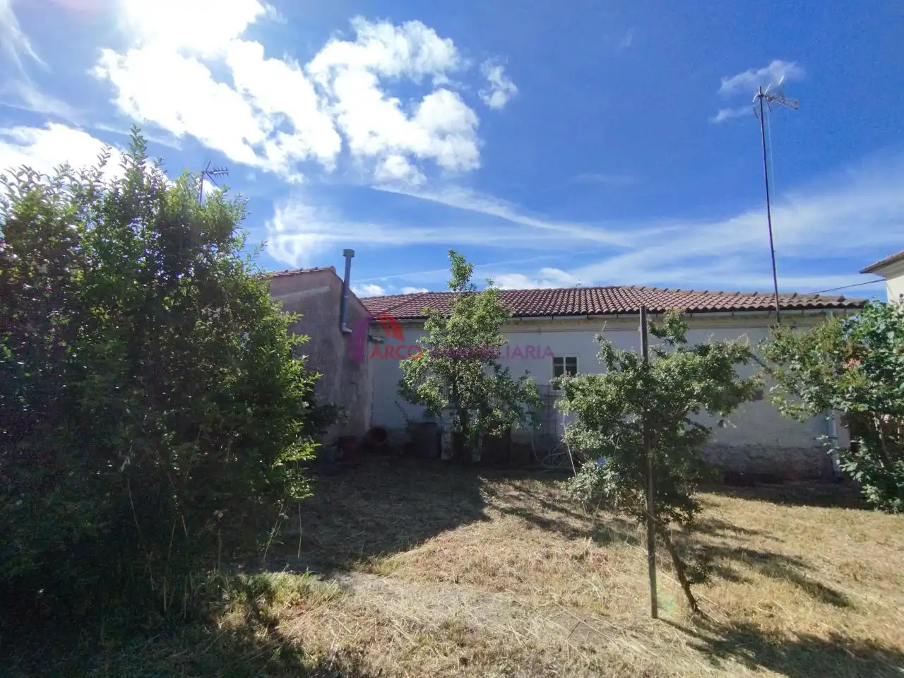 Vista exterior de Casa adosada en venta en Burgos con Calefacción