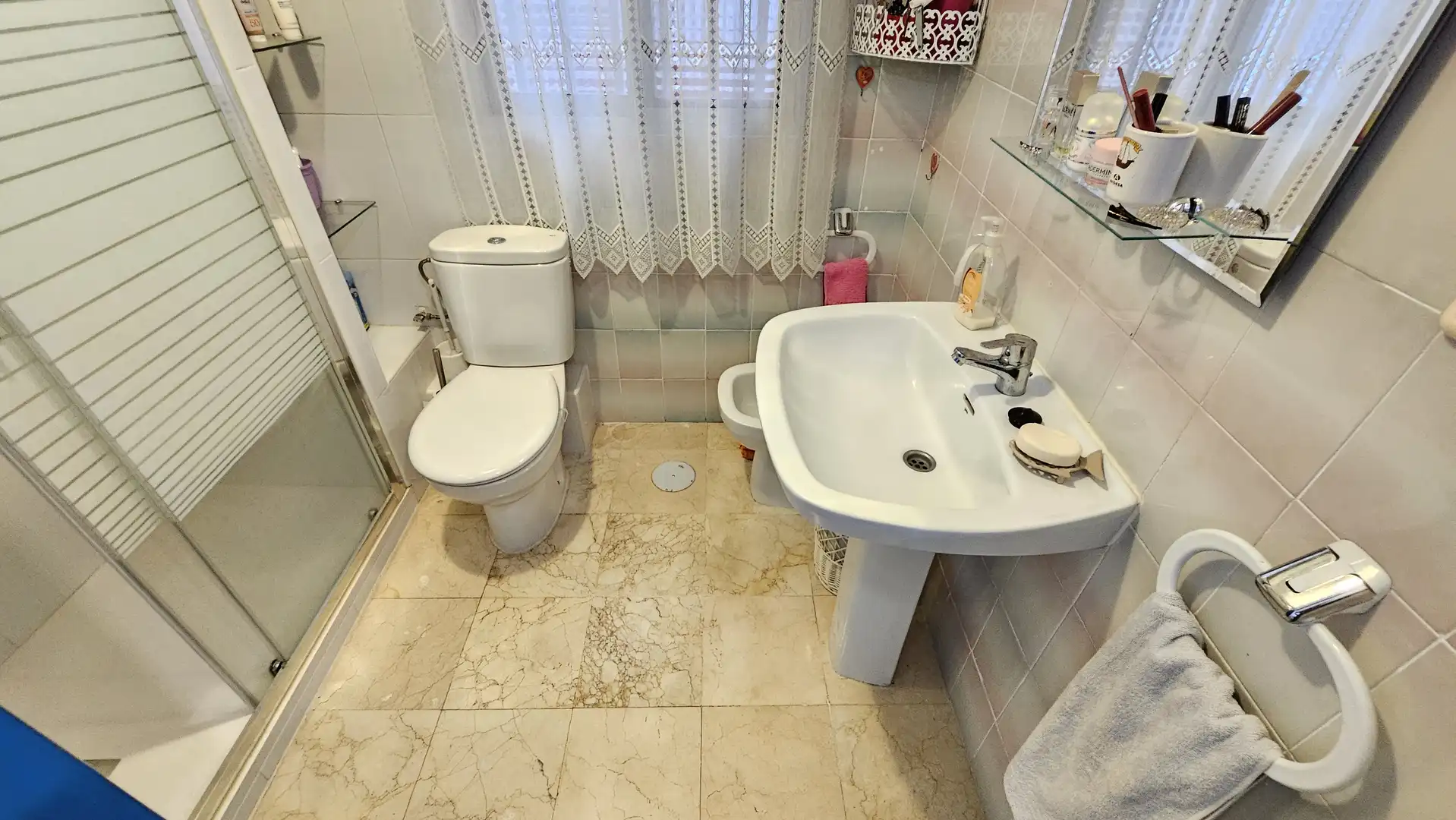 Badezimmer von Wohnung zum Verkauf in Benidorm