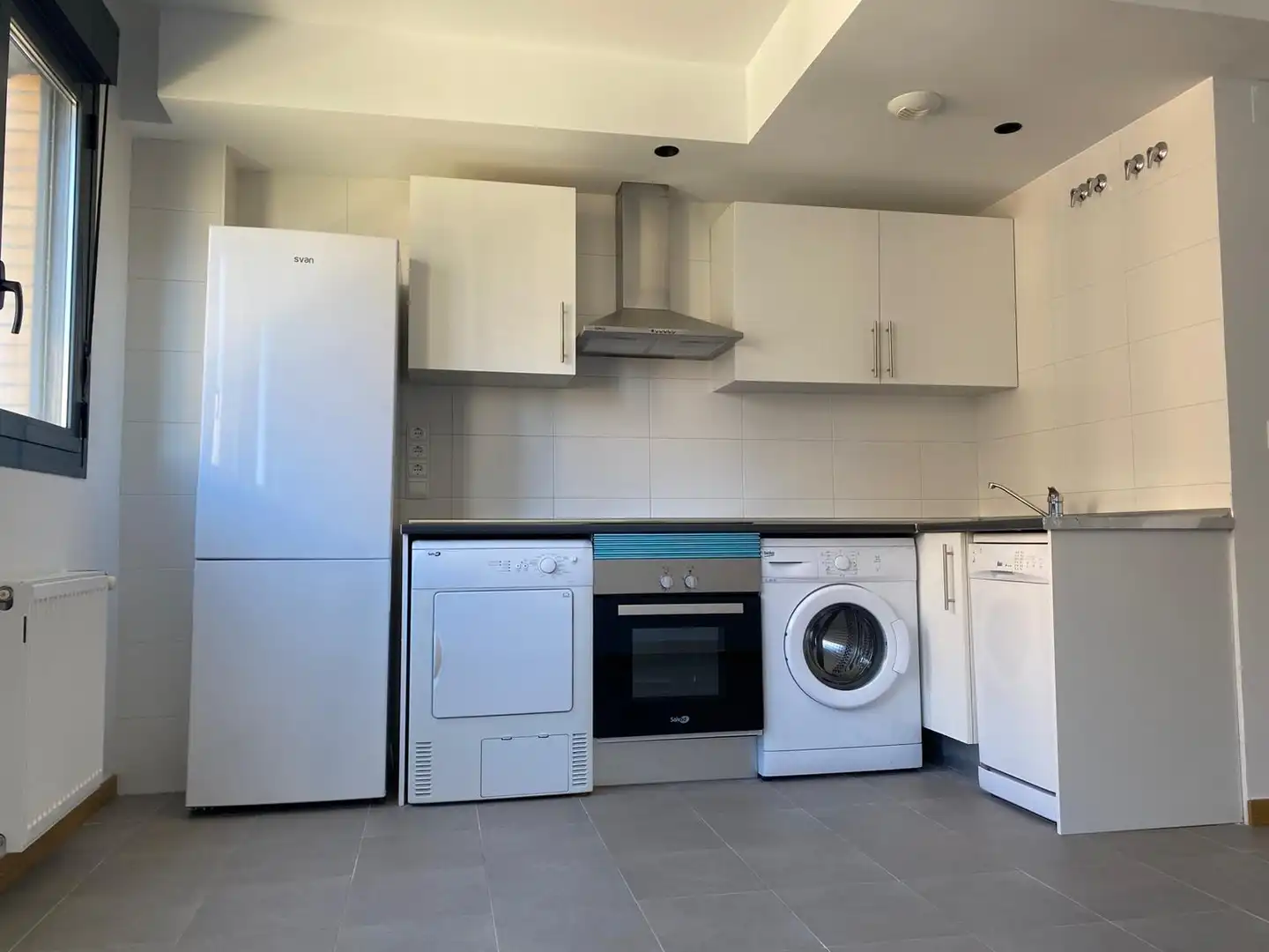 Kitchen of Flat for rent in Tres Cantos  with Heating, Storage room and Community pool