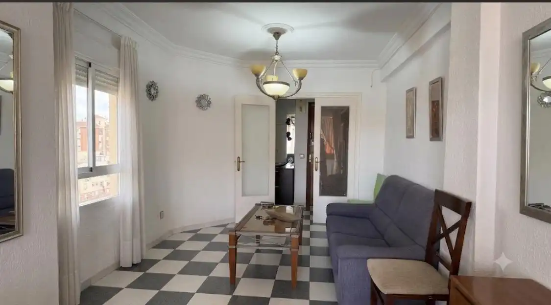 Sala d'estar de Pis en venda en Huelva amb Moblat