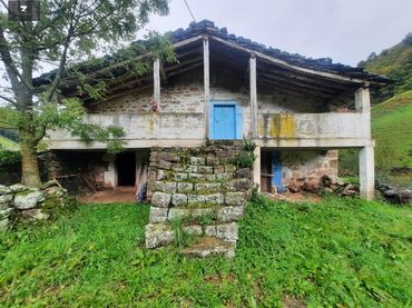Casa con jardín en venta en Vega de Pas