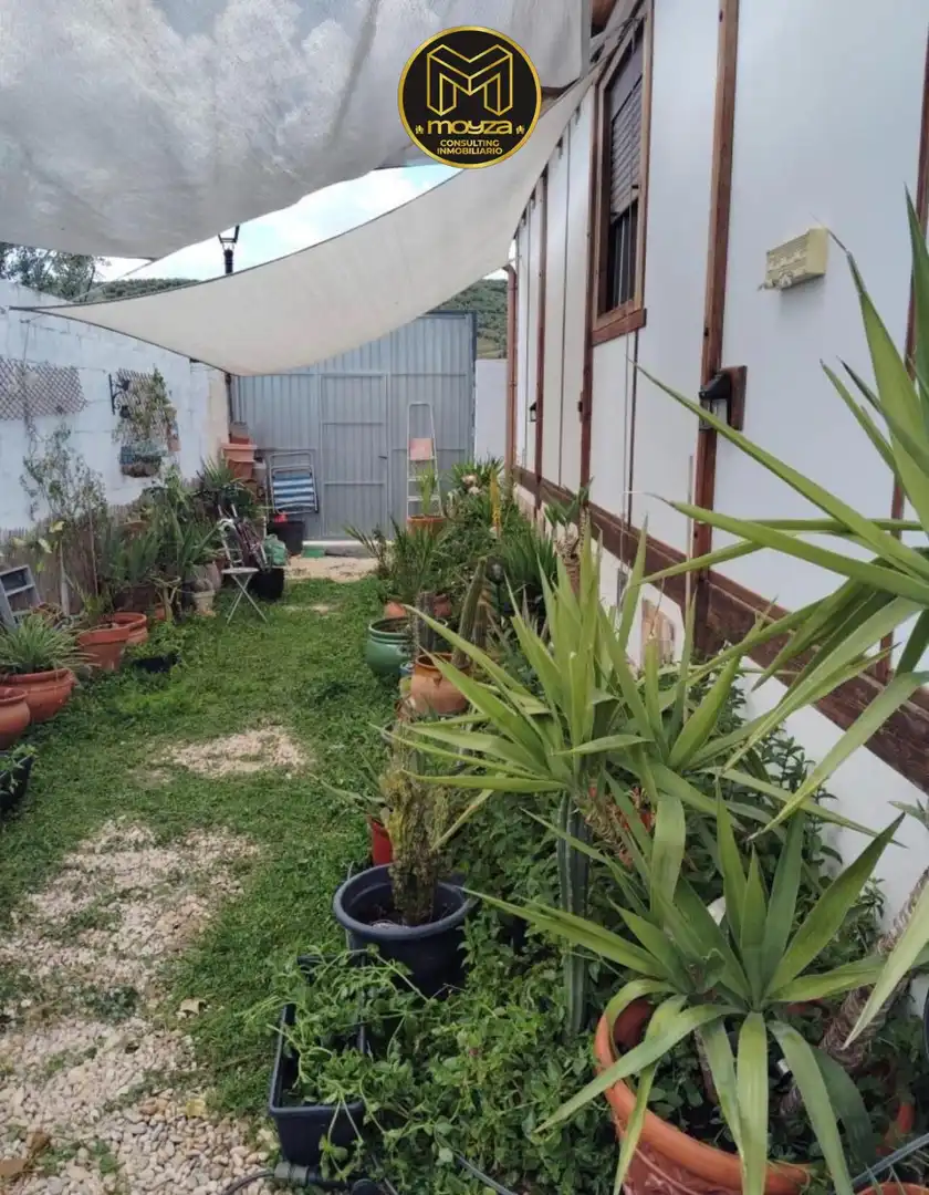 Garden of Country homes for sale in Iznatoraf