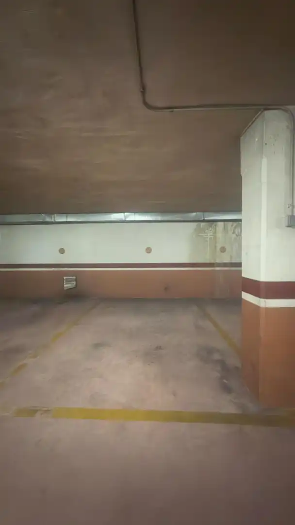 Parking de Piso en venta en Ourense Capital  con Calefacción