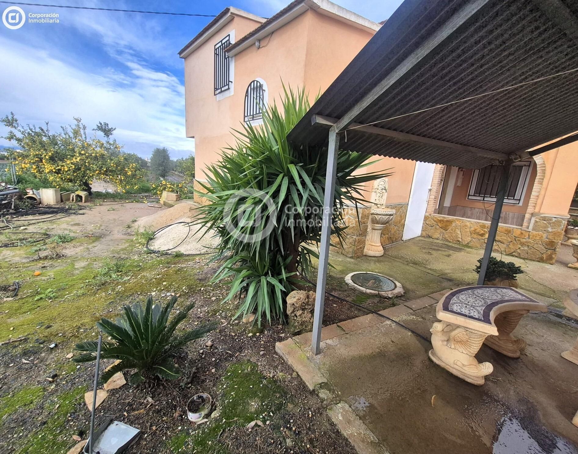 Country house zum Verkauf in Lorca mit Privatgarten und Möbliert