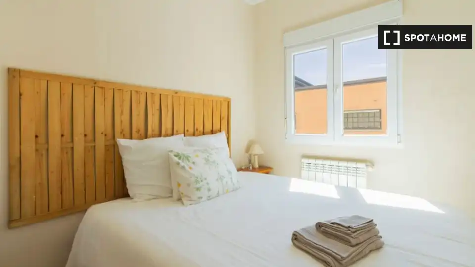 Bedroom of Flat for rent in Madrid  with Air Conditioner, Heating and Furnished