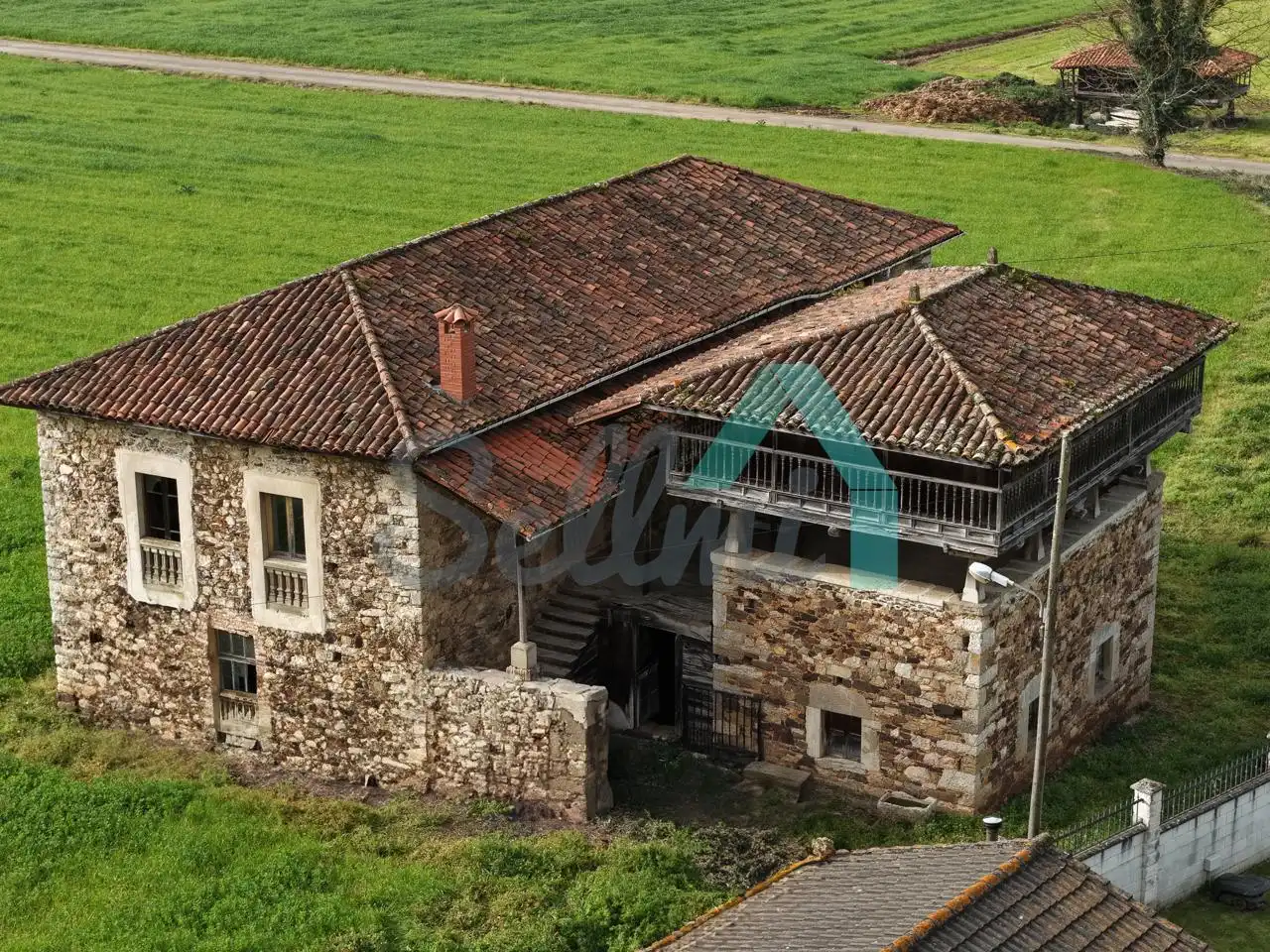 Casa o xalet en venda a Llamas, Salas
