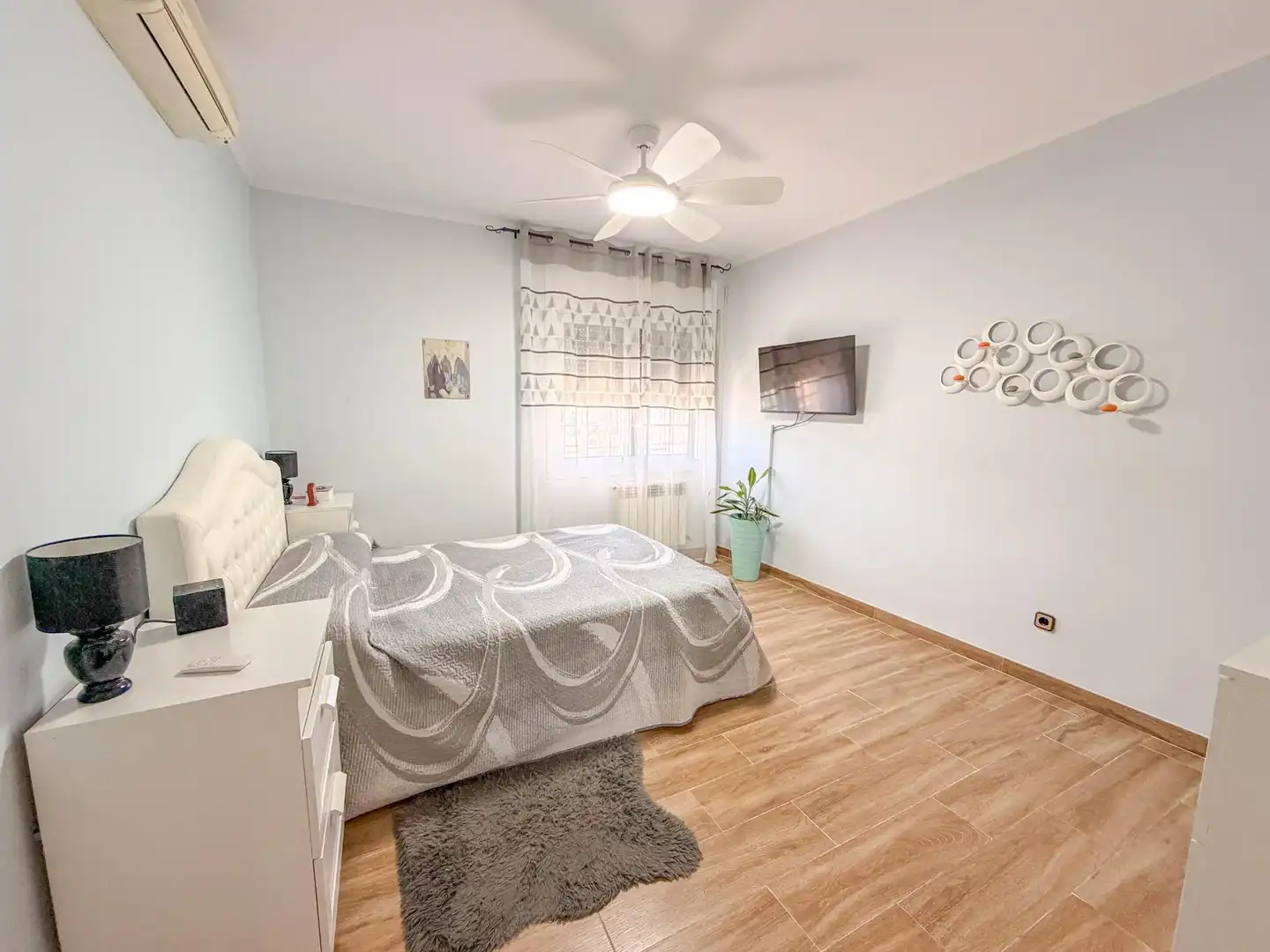 Bedroom of Detached homes for sale in Abrera  with Air Conditioner, Heating and Private garden