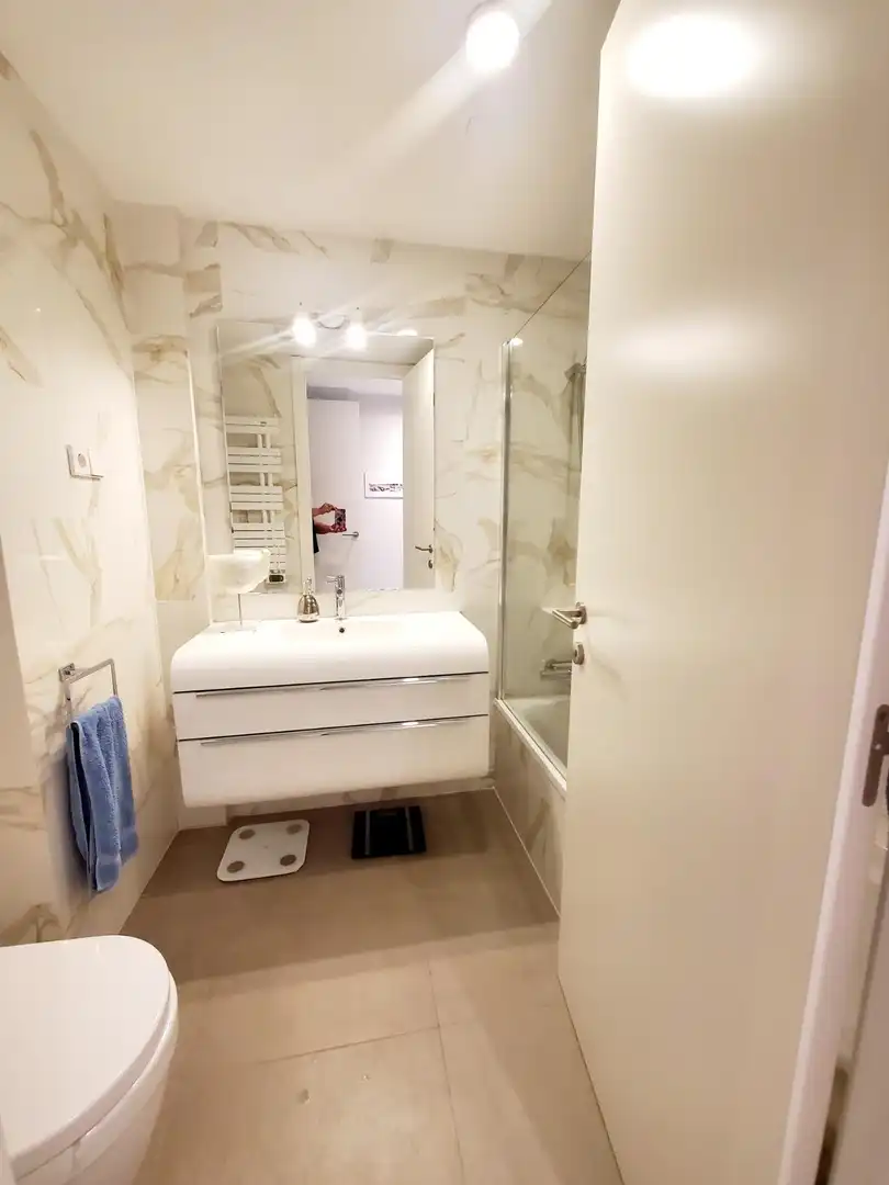 Bany de Apartament en venda en Fuengirola amb Aire condicionat, Calefacció i Terrassa