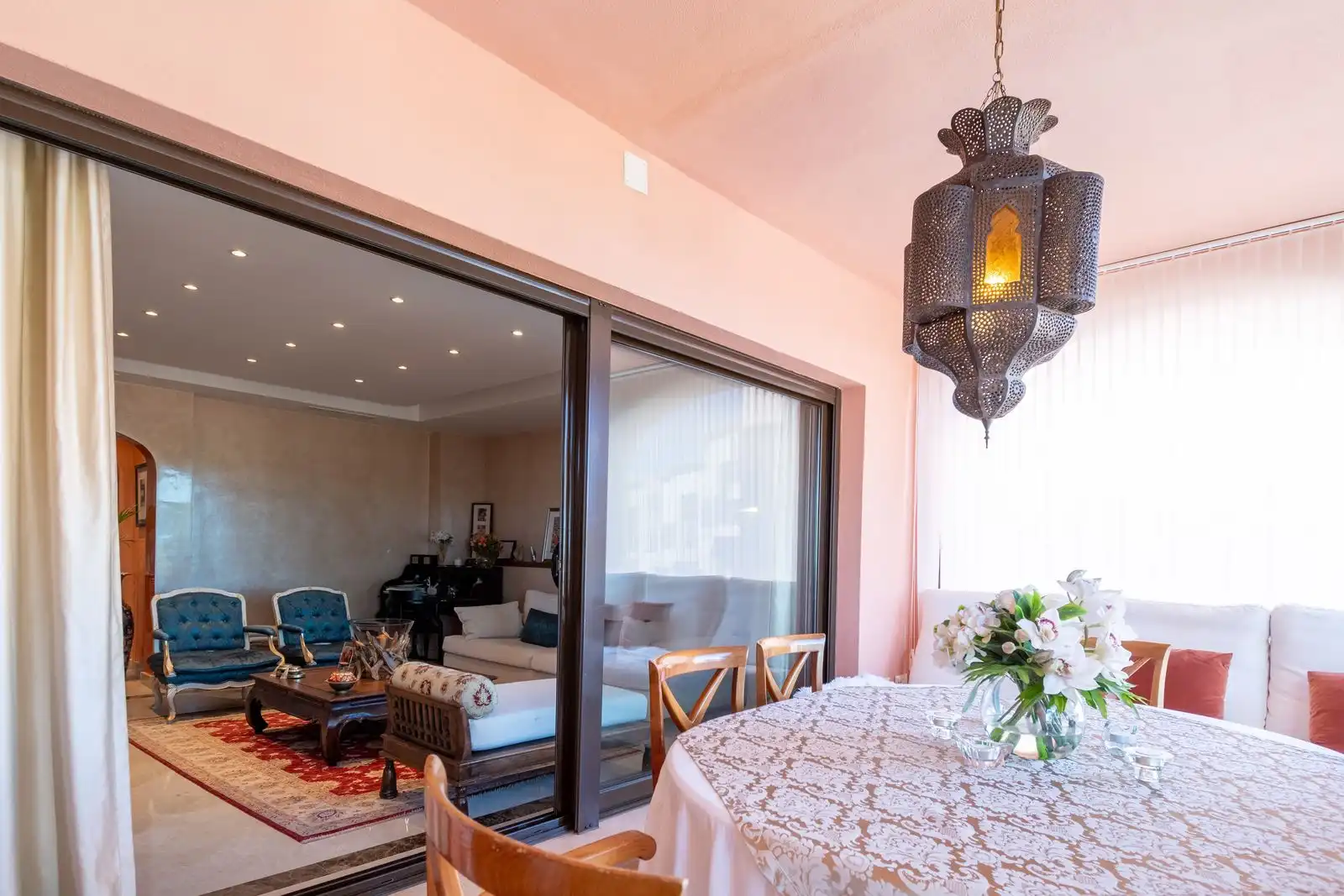 Comedor de Casa adosada en venta en Estepona con Aire acondicionado, Amueblado y Horno