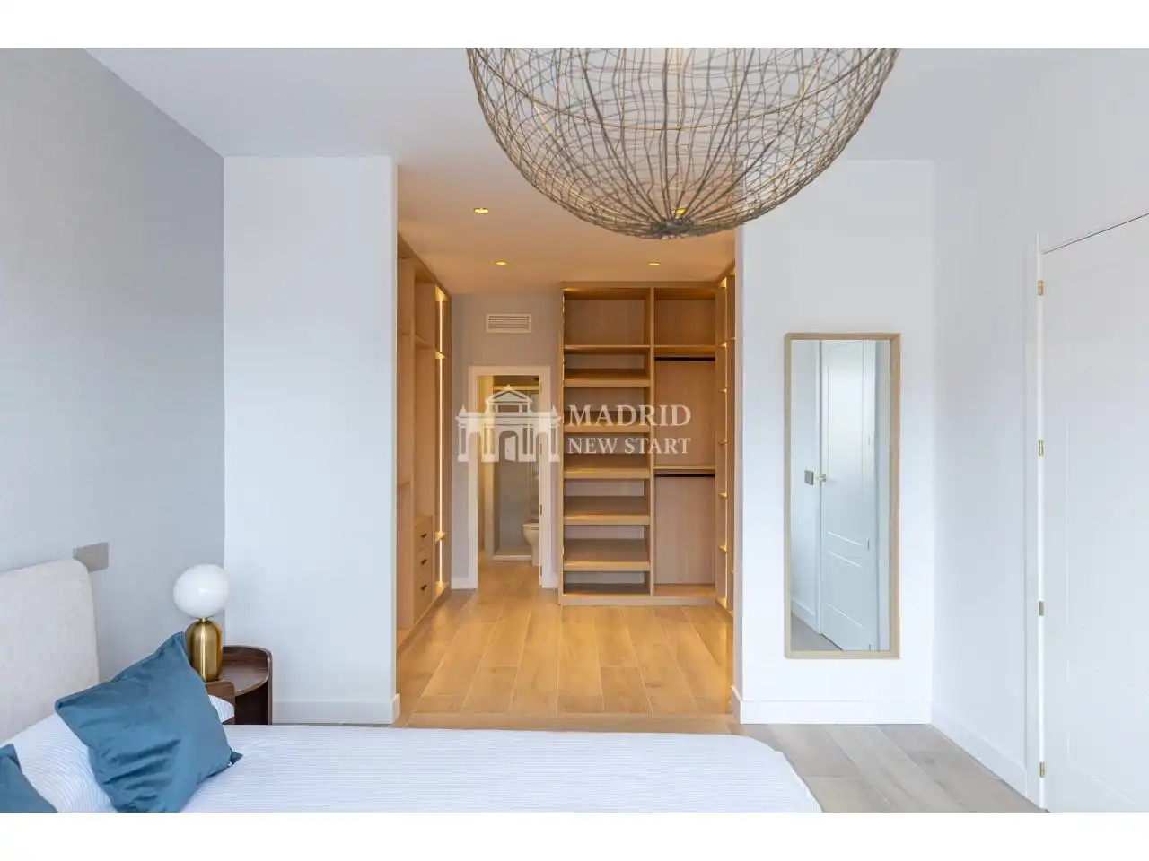 Bedroom of Flat for rent in Madrid  with Air Conditioner, Heating and Terrace