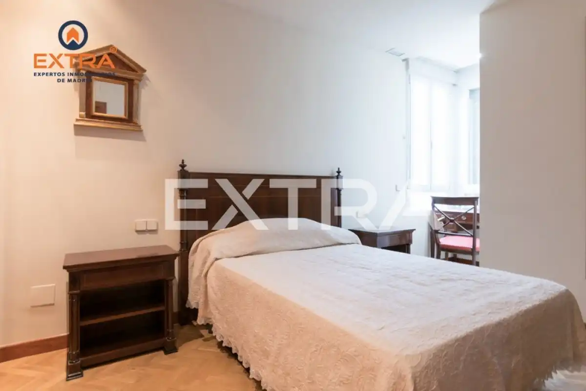 Schlafzimmer von Wohnung zur Miete in Madrid mit Klimaanlage, Heizung und Parkett