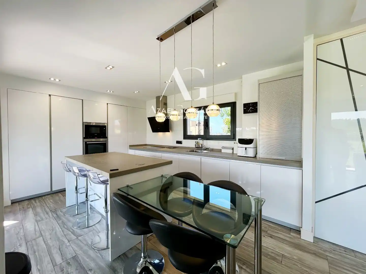 Kitchen of Houses for sale in Santander  with Heating, Private garden and Terrace