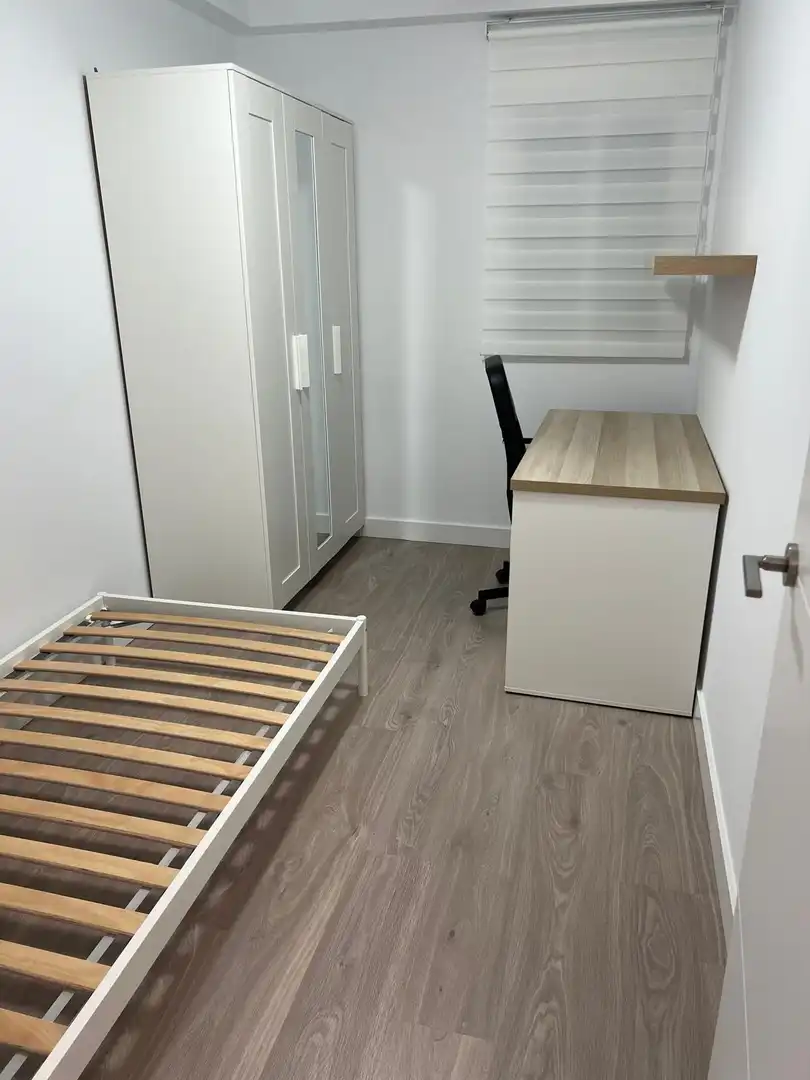 Habitación de Piso de alquiler en Sevilla con Aire acondicionado, Terraza y Amueblado