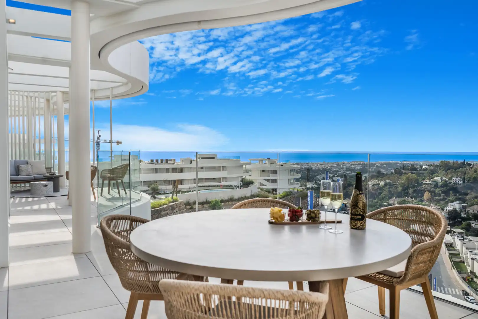 Penthouse mit Pool zum Verkauf in Benahavís pueblo