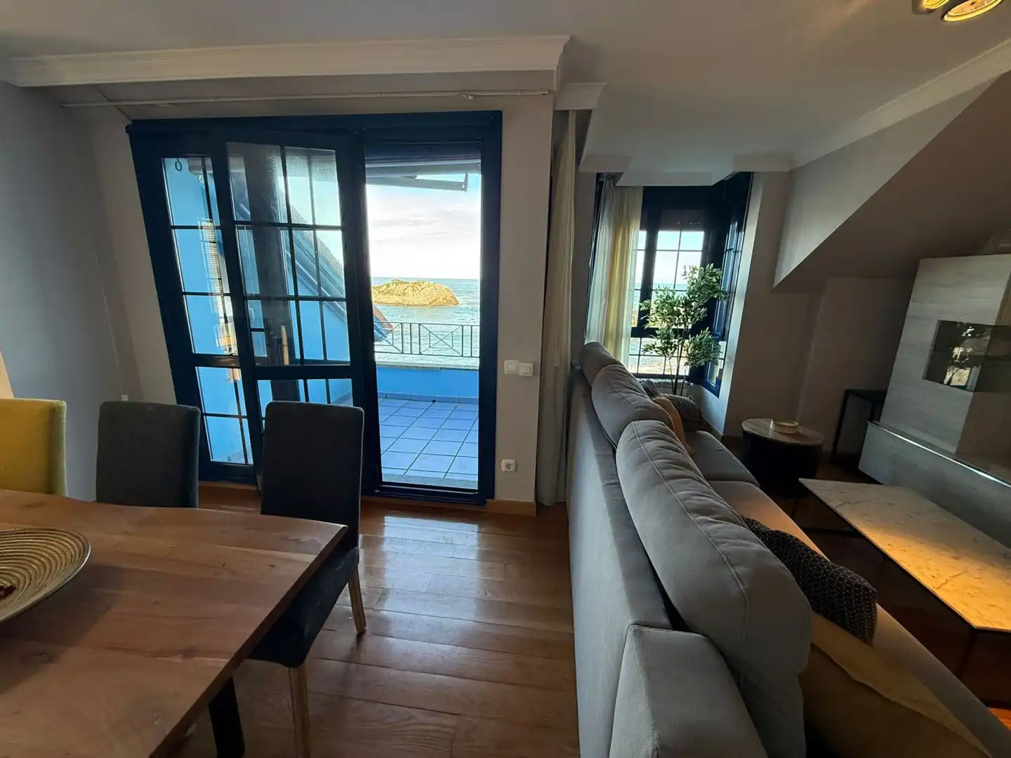 Sala de estar de Piso en venta en Noja con Calefacción, Terraza y Balcón