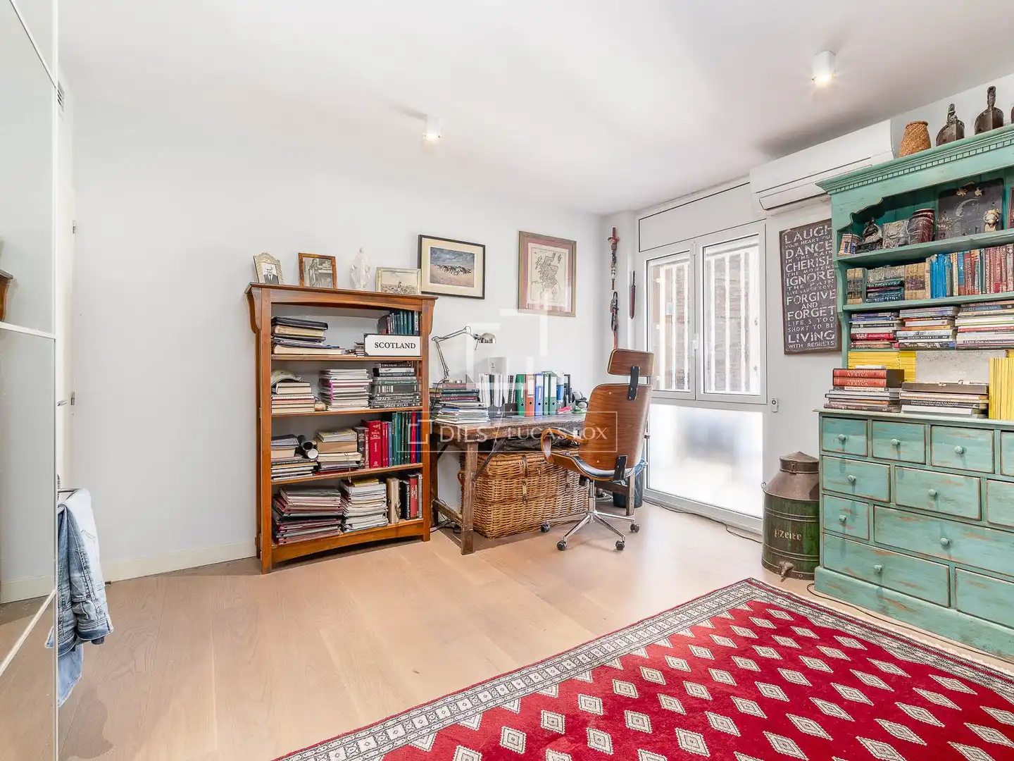 Schlafzimmer von Wohnung zum Verkauf in Barcelona mit Klimaanlage, Heizung und Terrasse