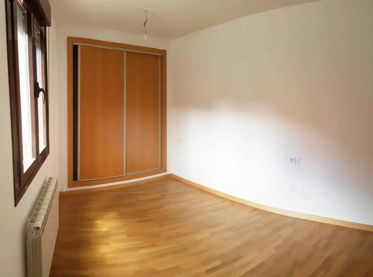 Bedroom of Apartments for sale in Tordesillas  with Heating, Parquet flooring and Storage room