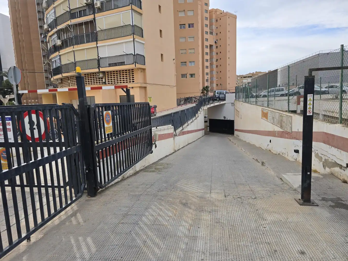Parkplatz von Garage zur Miete in Benidorm