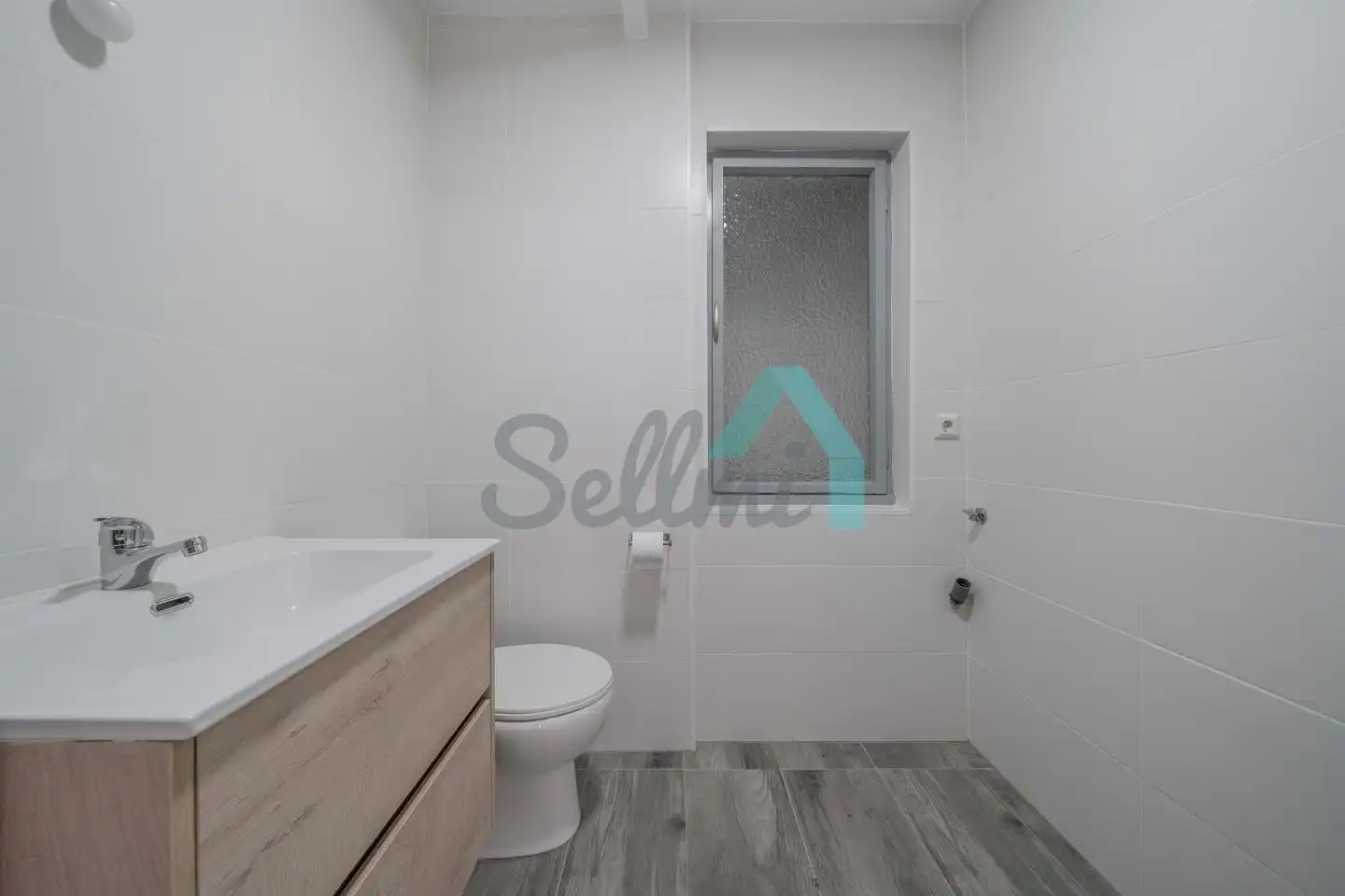 Badezimmer von Wohnung zum Verkauf in Aller mit Terrasse