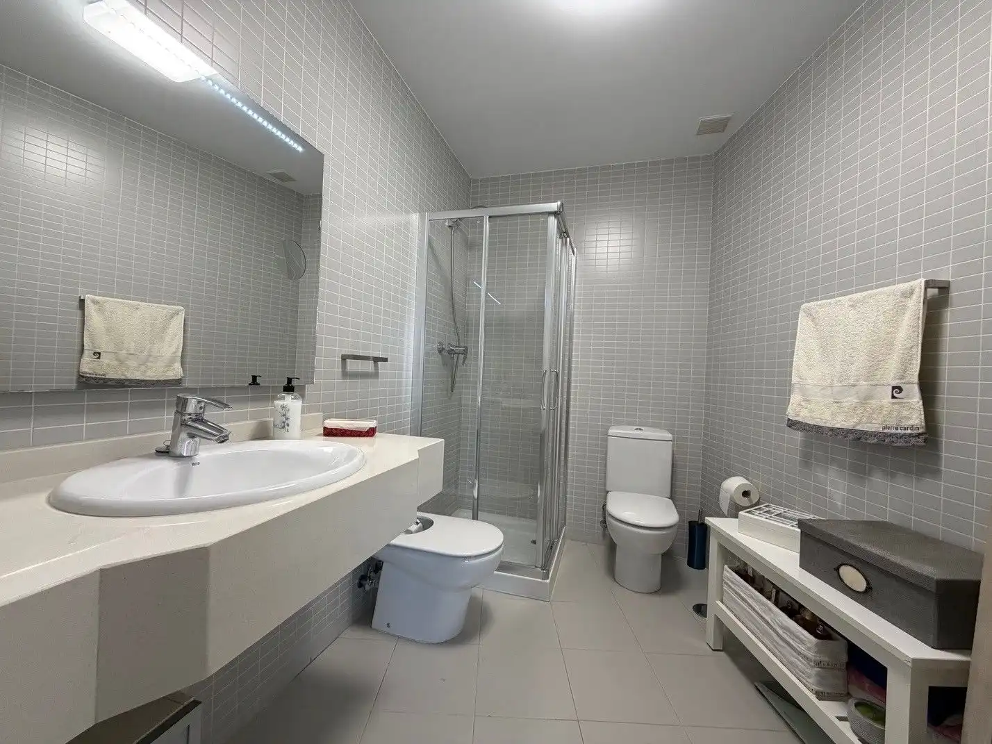 Bathroom of Flat for sale in Avilés  with Heating, Parquet flooring and Storage room