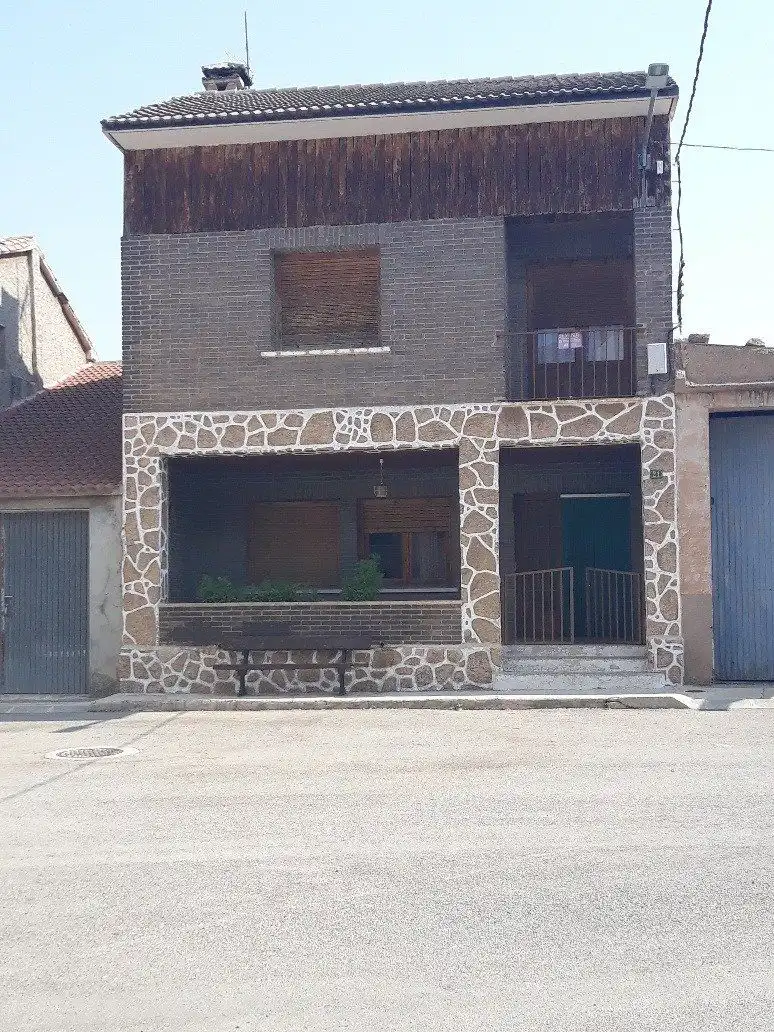Vista exterior de Casa o chalet en venta en Muniesa con Terraza y Balcón