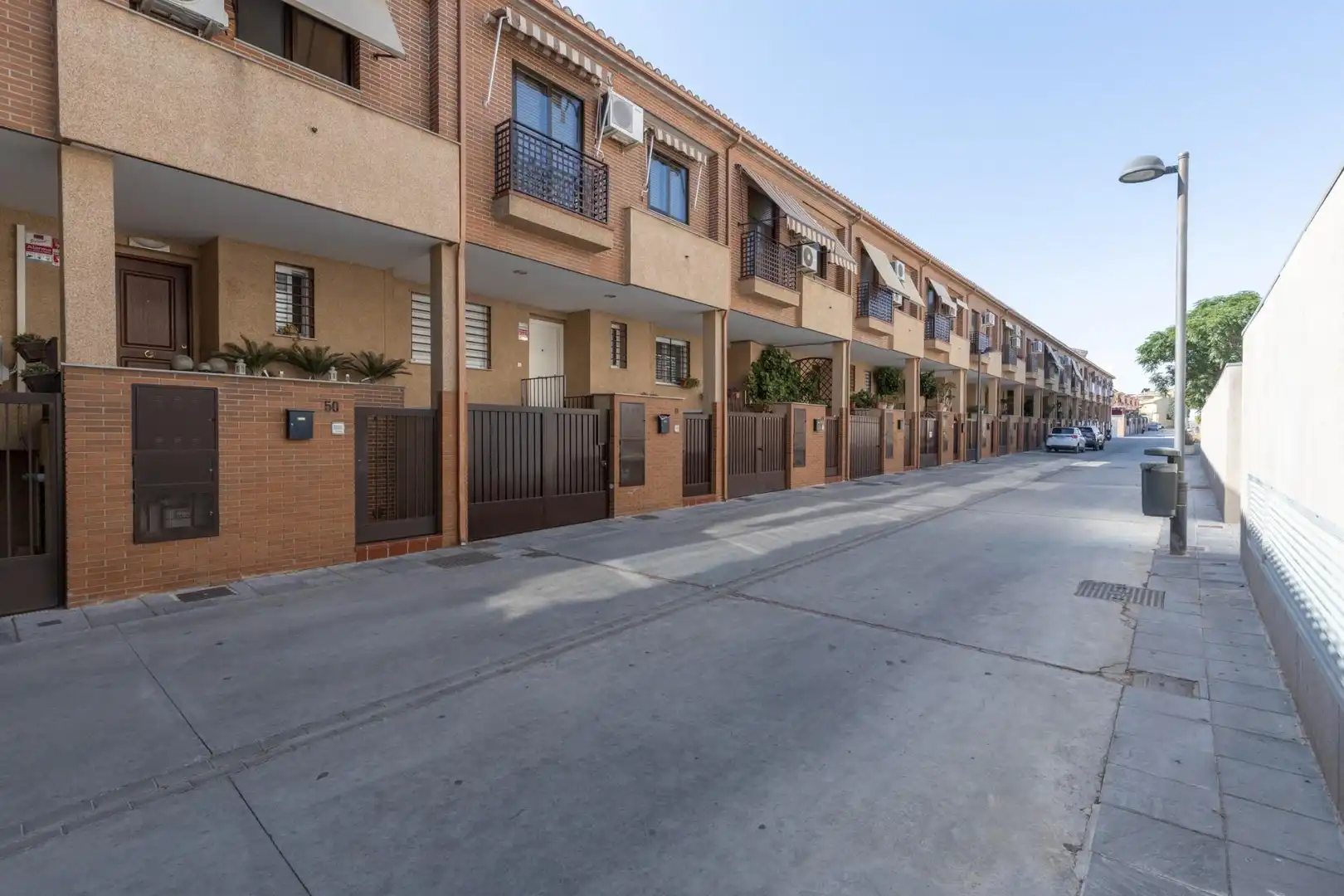 Vista exterior de Casa adosada en venda en Armilla amb Calefacció