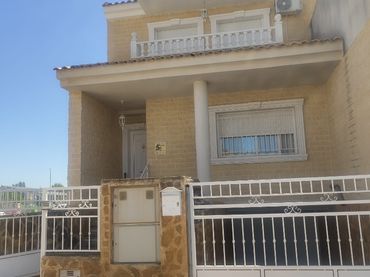 Maison mitoyenne avec balcon à vendre à Las Torres de Cotillas