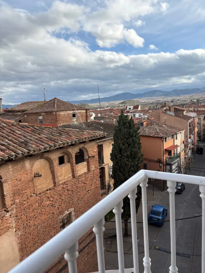 Vista exterior de Piso en venta en Arnedo con Calefacción, Trastero y Balcón