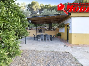 Casa rústica amb jardí en venda a Villamena