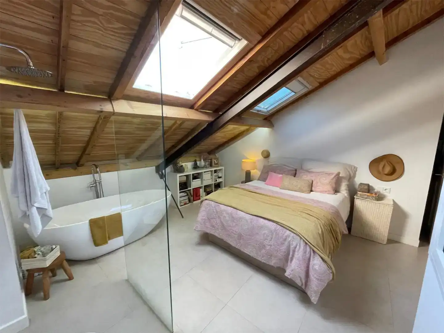 Habitación de Ático de alquiler en Málaga con Aire acondicionado y Amueblado