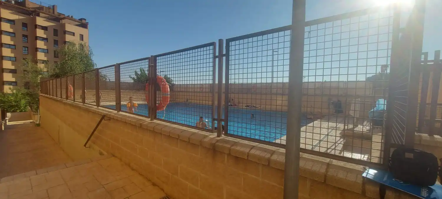 Piscina de Apartamento en venta en Madrid con Aire acondicionado y Calefacción
