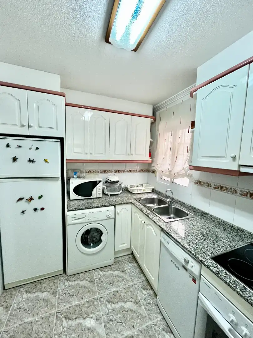 Cuina de Pis en venda en Torrevieja amb Aire condicionat, Terrassa i Traster